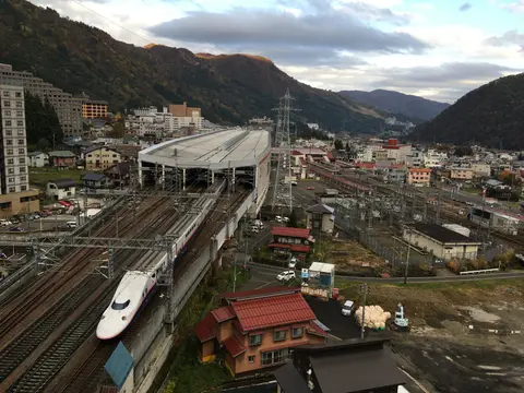 上越新幹線と越後湯沢駅