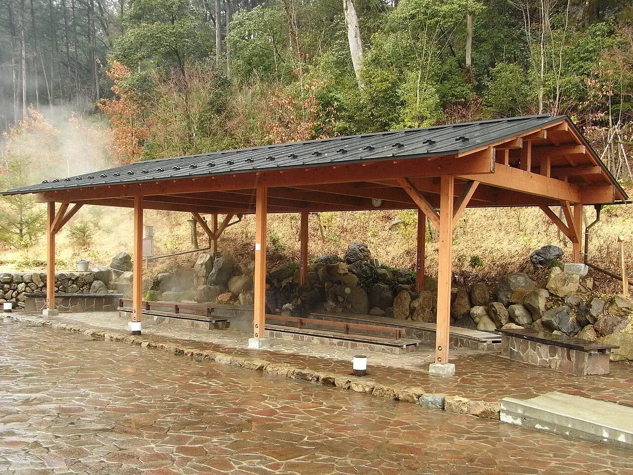 瀬音の湯の足湯