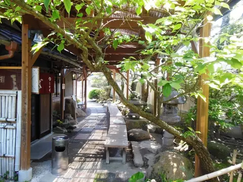 川棚温泉の温泉街の様子