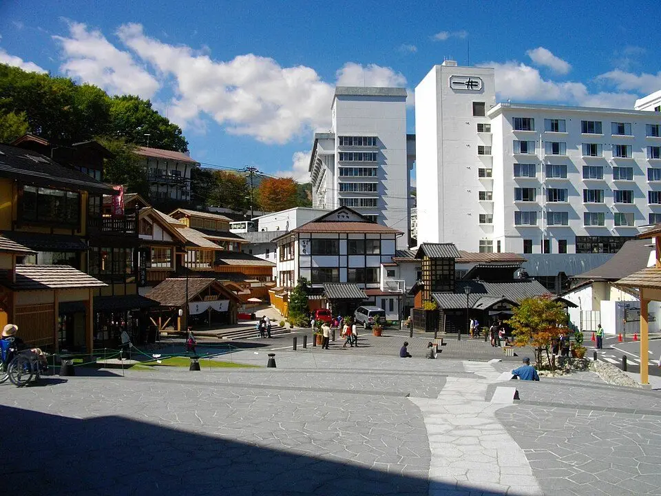 草津温泉の湯畑周辺の風景（施設周辺の温泉街）