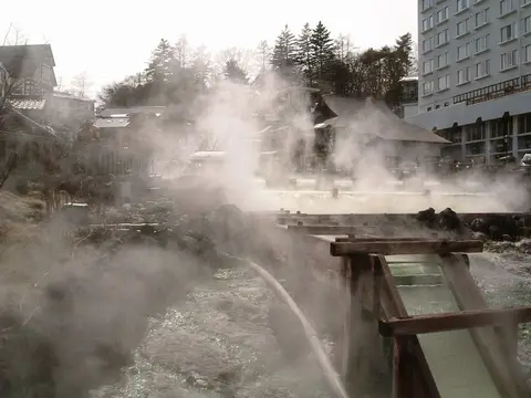 草津温泉 湯畑から立ち上る湯けむり