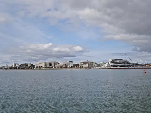松江しんじ湖温泉街の風景