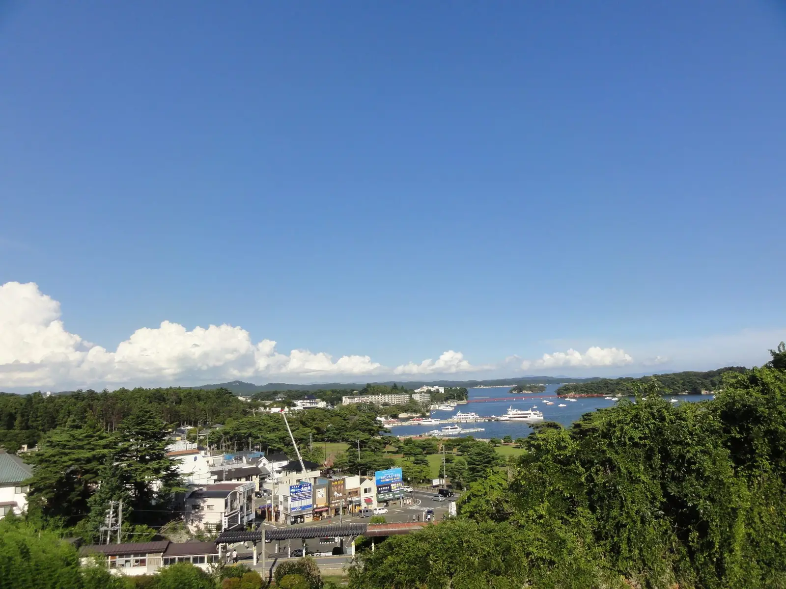 松島の観光街並み（施設周辺の景観）