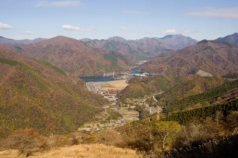 丹沢湖（ぶなの湯とは別地点、山北町中川温泉周辺の景観）