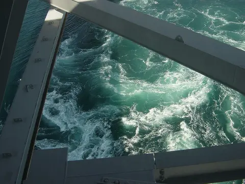 鳴門のうずしお（鳴門海峡の渦潮）