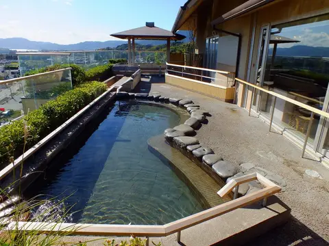 おごと温泉 湯元舘の露天風呂と琵琶湖の眺め