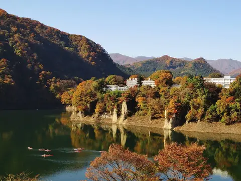 猿ヶ京温泉と赤谷湖（施設周辺の風景）
