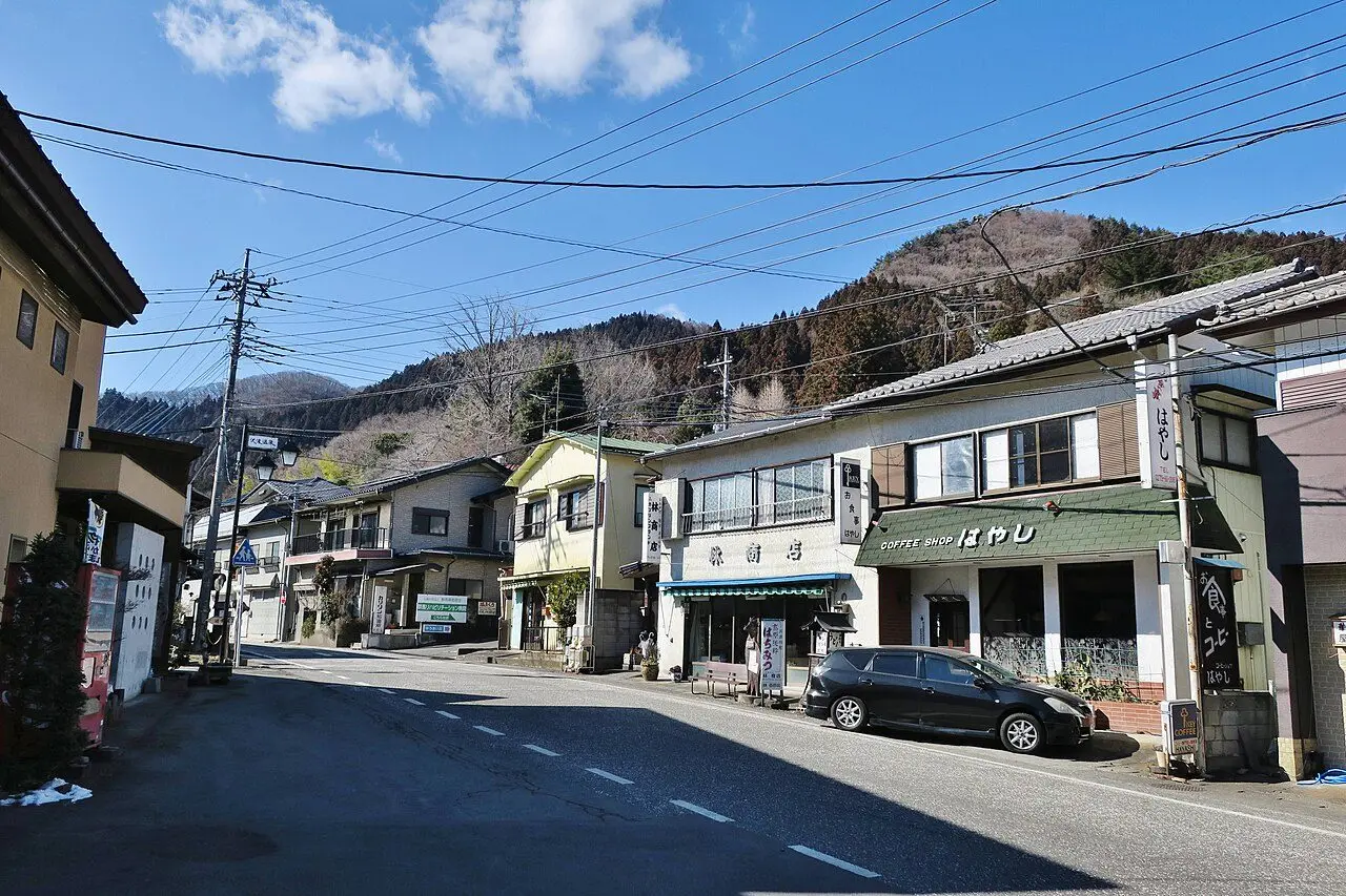 沢渡温泉の温泉街（施設周辺の風景）