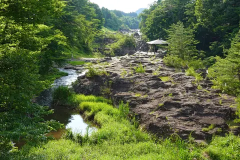厳美渓の渓谷風景（施設周辺の景観）