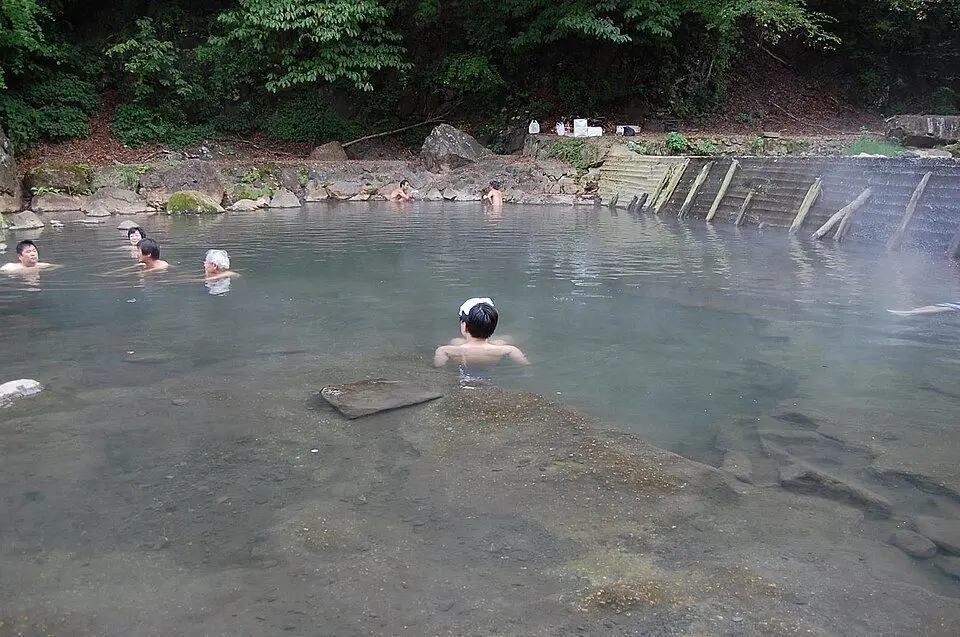 尻焼温泉の名物「川の湯」（川底から温泉が湧き出す露天の野湯、弁天の湯とは別の場所）