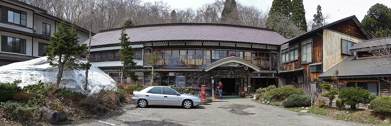 蔦温泉の建物外観