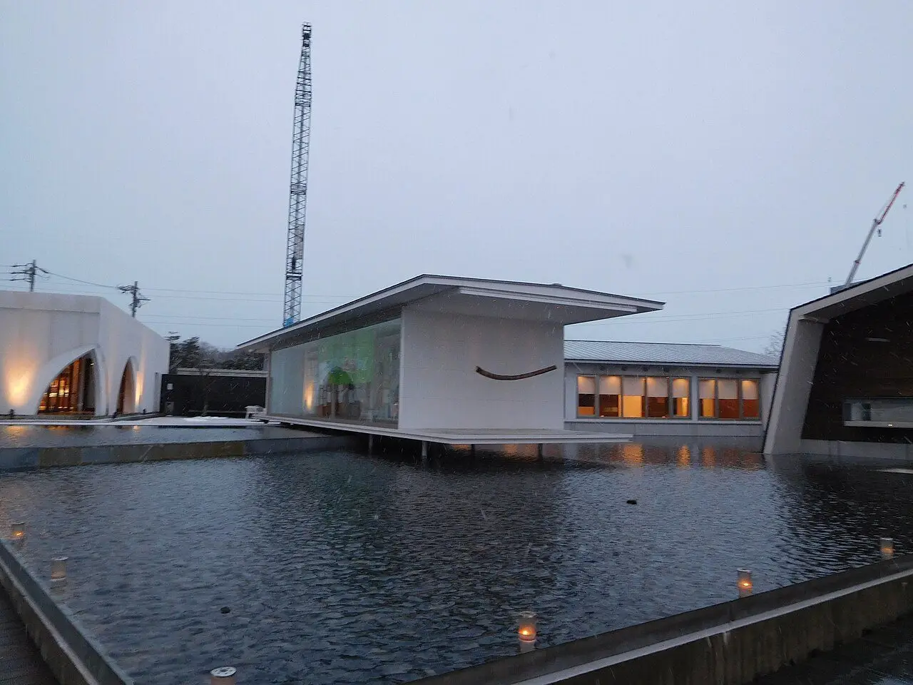 湯の山温泉 アクアイグニスの建物外観