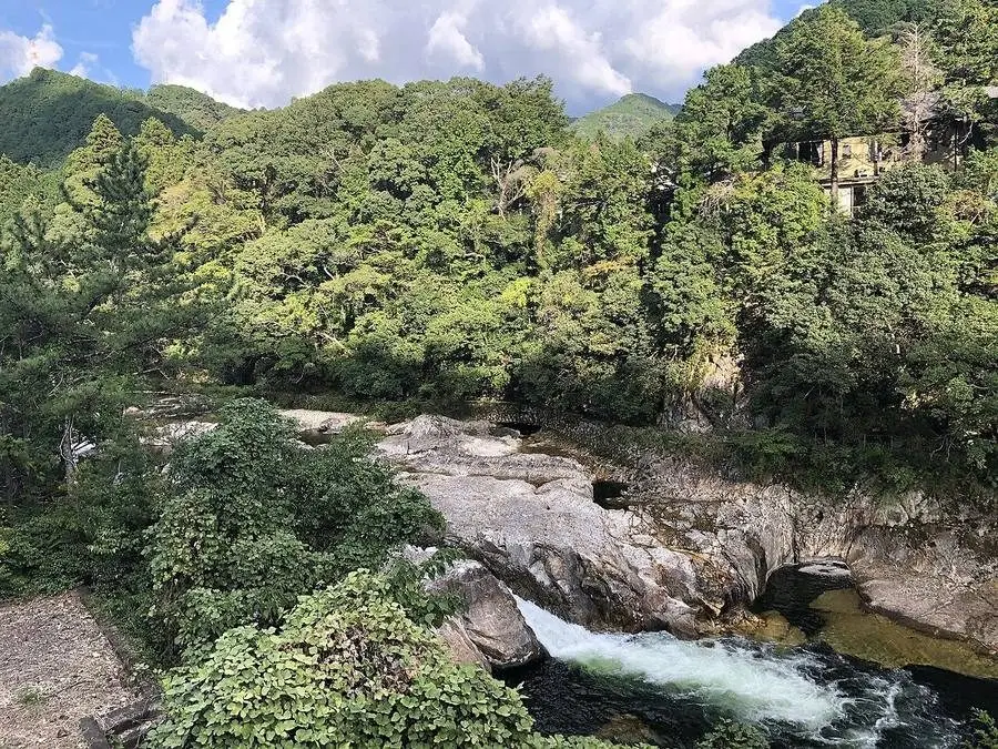 湯谷温泉 板敷川沿いの鳳来峡（施設周辺の景観）