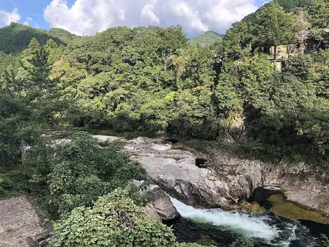 湯谷温泉 板敷川沿いの鳳来峡（施設周辺の景観）
